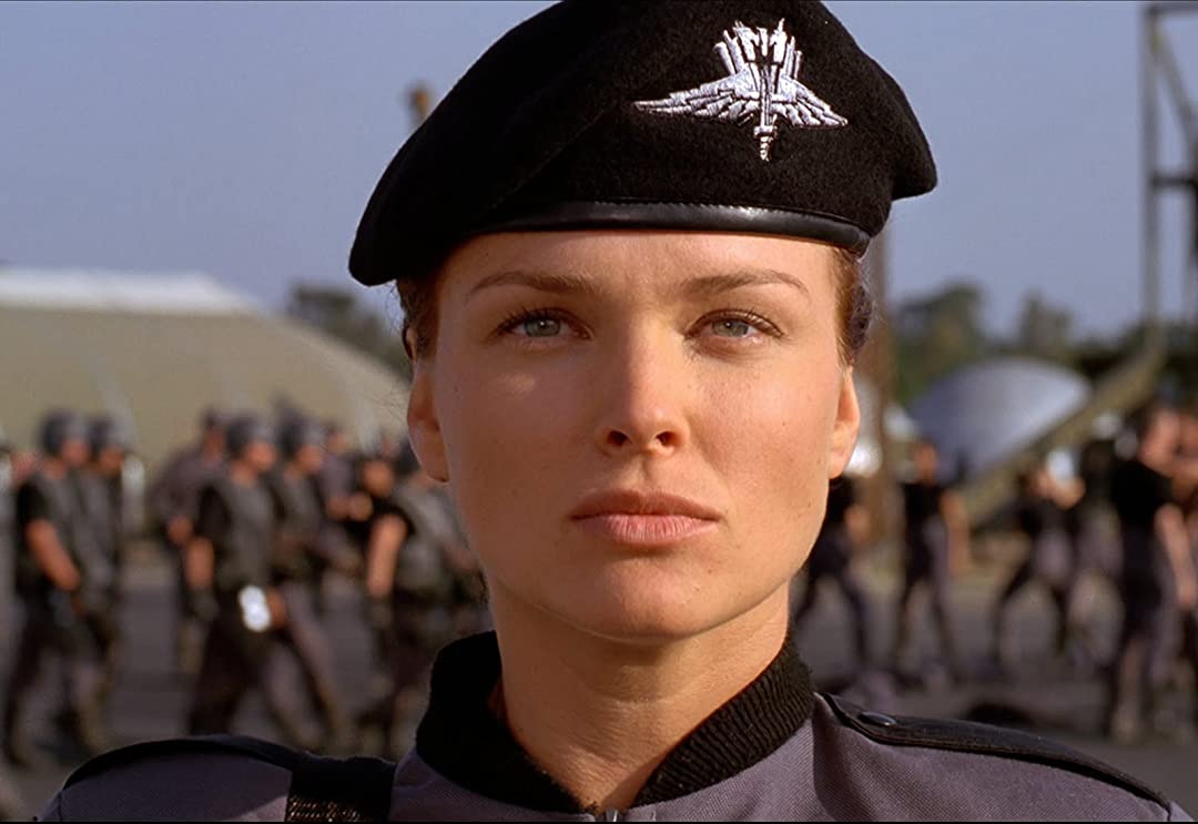 Starship Troopers What Made It A Cult Classic The Movie Buff 